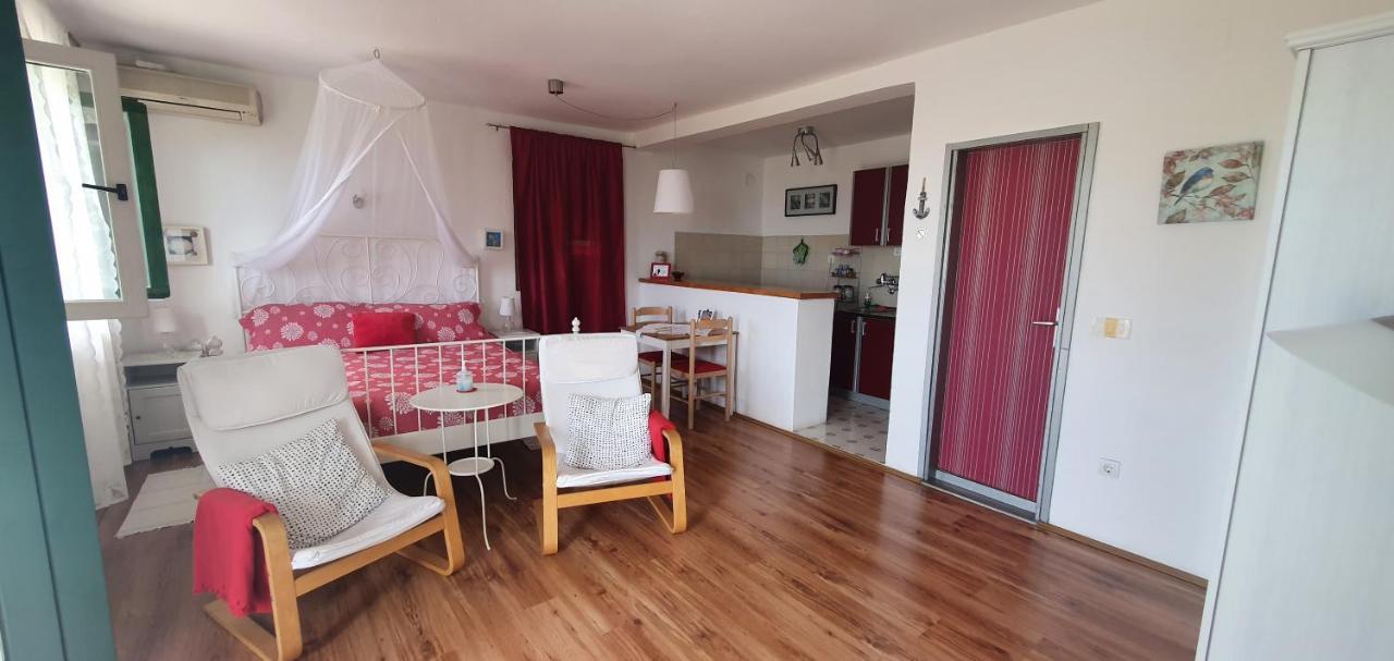 Boutique Home Saltaragazza Petrovac Екстериор снимка